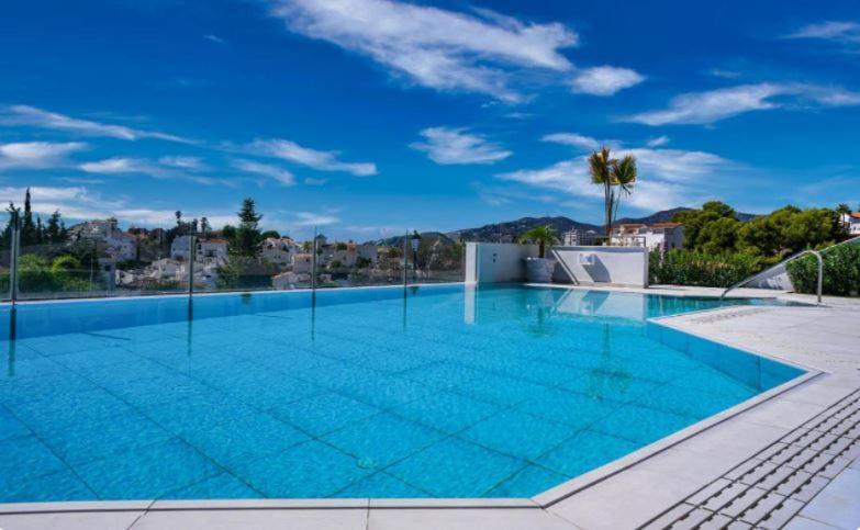 Royal Palm 22 Luxurious 3 Bedroom Penthouse Nerja Exterior photo
